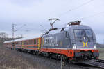 Locomore Stuttgart - Berlin mit Hectorrail 242 517 am 17.12.2017  10:38 nördlich von Salzderhelden am Bü 75,1 als Umleiter auf der KBS 350 in Richtung Hannover