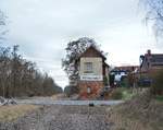 Blick auf die ehemalige Bahnstrecke Schönebeck - Güsten sowie die ehemalige Blockstelle Rathmannsdorf und den ehemaligen Haltepunkt.