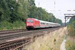 DB 101070 ist hier mit einem IC am 15.9.2018 um 10.46 Uhr auf der Rollbahn in Richtung Süden unterwegs.