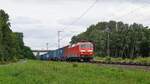 Nürnberger Leasing 120 102 (ex DB), vermietet an Bahnlogistik24, mit Containerzug DGS 91173 Hamburg Süd - Duisburg-Rheinhausen (zwischen Lembruch und Diepholz, 25.08.2021).