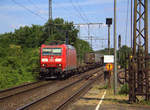 185 193-0 DB kommt als Umleiter mit einem LKW-Ambrogio-Zug aus Gallarate(I) nach Neuss-Gbf(D)  und kommt aus Richtung Duisburg-Hochfeld-Süd und fährt durch Duisburg-Rheinhausen-Ost in