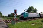 E186 234-1/2842 der belgischen Staatsbahn am Bahnbergang Oberbenrader Strae in Krefeld am 1.Mai 2011.