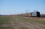 185 574-1 mit DGS 49702 Lippstadt Gbf - Esbjerg, hier zwischen Benhausen und Neuenbeken, 19.03.2011.