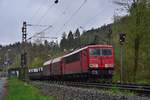155 060-7 schiebt den Stahlzug gezogen von 152 006-3 durch Kirchhundem. Bis Kreuztal wird sie nachschieben.

Kirchhundem 27.04.2019