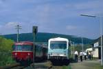 Zugkreuzung in Aue-Wingeshausen am 30.04.1994 mit 628 322 und 796 (Sdf.