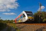 Der an die vectus Verkehrsgesellschaft mbH ausgeliehene VT 102 bzw. 508 102 der HLB (Hessischen Landesbahn) ein Stadler GTW 2/6 am 27.09.2013 kurz vor dem Bahnhof Unnau-Korb. 

Er fhrt als RB 28 die Strecke Au/Sieg-Altenkirchen-Hachenburg-Westerburg-Limburg/Lahn (Oberwesterwaldbahn - KBS 461). 

Der Triebwagen mit den NVR-Nummern  95 80 0946 402-4 D-HEB / 95 80 0646 102-7 D-HEB / 95 80 0946 902-3 D-HEB wurde 1999 bei DWA unter der Fabrik-Nummer 508/008 fr die HLB Betriebsbereich KNE (ex Kassel-Naumburger Eisenbahn) gebaut.