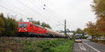 187 133 DB kommt aus Richtung Koblenz mit einem gemischten Güterzug aus Mannheim nach Köln-Gremberg und fährt durch Bad-Honnef am Rhein in Richtung Köln.