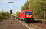 187 119 DB kommt mit einem gemischten Güterzug aus Köln-Gremberg(D) nach Mannheim-Rbf(D) und kommt aus Richtung Köln-Gremberg und fährt durch Bonn-Oberkassel in Richtung Koblenz. Aufgenommen vom Bahnsteig von Bonn-Oberkassel an der rechten Rheinstrecke. 
Bei Sommerwetter im Oktober am 6.10.2018.