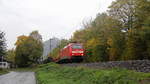 152 061-8 DB kommt aus Richtung Köln mit einem langen gemischten Güterzug aus Köln-Gremberg(D) nach Mannheim und fährt in Richtung Koblenz auf der Rechte Rheinstrecke KBS 465 bei