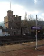 Mehr Eisenbahnromantik an der rechten Rheinseite. Bahnsteig Oberlahnstein mit Relikt vergangener Jahrhunderte. Gesehen am 14. Februar 2009.