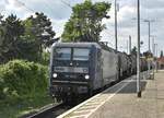 Nun habe ich in Roisdorf meine erste RBH 143 mit einem Kesselwagenzug vors Objektiv bekokmmen am ersten Mai 2018, hier ist der Zug gen Bonn fahrend zu sehen.