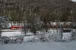 Ein unbekannter 620 hat am 28.02.2020 den Bahnhof Urft (Steinfeld) verlassen und fährt weiter in Richtung Köln