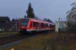 620 518 verlässt Odendorf gen Bonn Hbf, der Zug ist als S23 unterwegs.