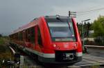 Dunkle Wolken ziehen über das Ahrtal und Bad Bodendorf hinweg als der 622 007 einfährt am Montag den 22.9.2014 auf seinem Weg nach Dernau.