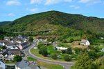 In Altenahr überquert die Ahrtalbahn die Ahr, die Ahr wird jedoch noch viel öfter im Verlauf von der Bahnstrecke überquert.