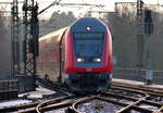 Der RE9 von Siegen-Hbf nach Aachen-Hbf und kommt aus Richtung Köln und fährt in Aachen-Hbf ein.