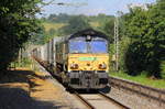 Die Class 66 266 118-9 von Railtraxx kommt mit Viel Dieselpower mit einem Containerzug aus Köln-Eifeltor(D) nach Genk-Haven(B) und kommt aus