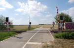 Feldwegbahnbergang an der Erftbahn zwischen Kapellen und Holzheim.