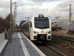 Ein Holländischer Regionalzug aus Maastricht(NL) nach Aachen-Hbf(D) und kommt die Kohlscheider-Rampe hoch aus Richtung Herzogenrath und fährt durch Kohlscheid in Richtung