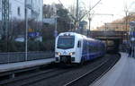 Ein Holländischer Regionalzug aus Aachen-Hbf(D) nach Maastricht(NL) und kommt aus Richtung Aachen-Hbf und fährt durch Aachen-Schanz in Richtung