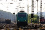 185 577-4 von Crossrail rangiert in Aachen-West bei Sonnenschein am 14.6.2012.