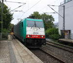 Die Cobra 2824  kommt durch Aachen-Schanz mit einem Kesselzug aus Antwerpen-BASF(B) nach Ludwigshafen-BASF(D) und kommt aus Richtung Aachen-West und fährt in Richtung