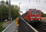 111 054 DB  kommt als Lokzug aus Aachen-Hbf nach Dortmund-Hbf und kommt aus Richtung Aachen und fährt durch Kohlscheid in Richtung Herzogenrath.