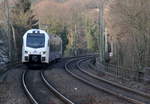 Ein Holländischer Regionalzug aus Maastricht(NL) nach Aachen-Hbf(D) und kommt aus Richtung Herzogenrath, Kohlscheid,Richterich,Laurensberg,Aachen-West und fährt durch Aachen-Schanz in Richtung Aachen-Hbf.
Aufgenommen vom Bahnsteig von Aachen-Schanz. 
Bei Sonnenschein am Nachmittag vom 12.2.2019.