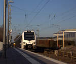 Ein Holländischer Regionalzug aus Maastricht(NL) nach Aachen-Hbf(D) und kommt die Kohlscheider-Rampe hoch aus Richtung Herzogenrath und fährt durch Kohlscheid in Richtung