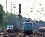 145 CL-005 von Crossrail fhrt mit einem langen MSC-Containerzug aus Antwerpen-Berendrecht(B) nach Weil Am Rhein(D) bei der Abfahrt aus Aachen-West und fhrt in Richtung Aachen-Hbf,Kln in der