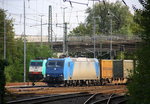 185 515-4 von Railtraxx kommt aus Richtung Köln,Aachen-Hbf,Aachen-Schanz mit einem  KLV-Containerzug aus Basel(CH) nach Bierset-Awans(B) und fährt in Aachen-West ein.