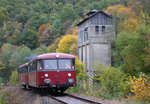 In meinem Archiv habe ich zufällig dieses Foto einer Sonderfahrt auf der Wiehltalbahn gefunden.
Fahrzeugnummer und Anlass sind mir nicht mehr bekannt.
Aufgenommen am 23.10.2004 im Bereich Neuklef / Alperbrück.