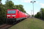 143 360-6 durchfährt am 19.05.2014 mit dem RE 4775 nach Dresden Hbf 19:35 den Hp Zwickau-Pölbitz.