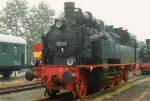 Bilder aus dem Schuhkarton auf bestem ORWO-Color. Anläßlich einer Lokomotivausstellung zum 125jährigen Bestehen der Eisenbahnstrecke Annaberg-Flöha am 6.Juli 1991 im Bahnhof Zschopau, war auch 75 515 zu bestaunen. 