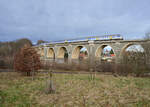 Auf dem Weg von Leipzig nach Chemnitz war RE 74168 am 29.12.2023, als der Zug den Bahrebachviadukt in Chemnitz überquerte.