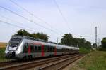 9442 312 (Bombardier Talent 2) von Abellio Rail Mitteldeutschland als RE 74506 (RE17) von Leipzig Hbf nach Erfurt Hbf fährt in Schkortleben auf der Bahnstrecke Halle–Bebra (KBS 580).