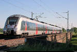 9442 803 (Bombardier Talent 2) von Abellio Rail Mitteldeutschland als RB 74827 (RB20) von Weißenfels nach Halle(Saale)Hbf passiert die Steinlache bei Kollenbey auf der Bahnstrecke