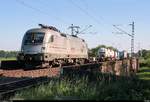 Containerzug mit 182 602 (Siemens ES64U2-102) der Hupac AG passiert die Steinlache bei Kollenbey auf der Bahnstrecke Halle–Bebra (KBS 580) Richtung Halle (Saale).