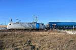 185 717-6 Railpool als Kalkzug befährt in Halle (Saale), Kasseler Straße, das Verbindungsgleis zur Bahnstrecke Halle–Bebra (KBS 580). [29.12.2017 | 13:33 Uhr]