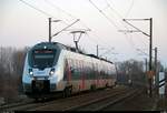 9442 617 (Bombardier Talent 2) von Abellio Rail Mitteldeutschland als RE 74730 (RE19) von Halle(Saale)Hbf Gl. 13a nach Leinefelde fährt in Zscherben, Angersdorfer Straße, auf der Bahnstrecke Halle–Hann. Münden (KBS 590). [14.1.2018 | 16:13 Uhr]