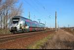 9442 112 (Bombardier Talent 2) von Abellio Rail Mitteldeutschland mit Seitenwerbung als RB 74786 (RB75) von Halle(Saale)Hbf nach Lutherstadt Eisleben fährt in Zscherben, Gartenweg, auf der Bahnstrecke Halle–Hann. Münden (KBS 590). [6.4.2018 | 17:49 Uhr]