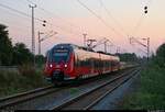 442 603 (Bombardier Talent 2), ex S-Bahn Mitteldeutschland (DB Regio Südost), als S 37765 (S7) von Halle-Nietleben nach Halle(Saale)Hbf Gl. 13a erreicht den Hp Halle Rosengarten auf der Bahnstrecke Halle–Hann. Münden (KBS 590).
[3.8.2018 | 20:37 Uhr]