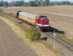 EBS 110 001-5 mit dem  Stdteexpress  DPE 25187 von Smmerda nach Naumburg (S) Hbf, am 15.09.2018 bei Klleda-Kiebitzhhe. Der Sonderzug verkehrte zum 126. Geburtstag der Naumburger Straenbahn und zur Naumbuer Kulturnacht. Am Zugschluss ist die 202 597-1.