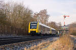 648 515 verlässt den Haltepunkt Burgsolms als Regionalbahn nach Gießen. Lange werden die Formsignale hier nicht mehr stehen. Leider war es mir nicht möglich die Vorsignale von Burgsolms mit Zügen abzulichten, da die Stellwerker:innen nicht genug Personal stellen können, um den Verkehr am Nachmittag aufrecht zu erhalten.  29.1.24