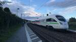 ICE 1574 nach Hamburg-Altona in Ostheim bei Butzbach. 05.10.2021 | 17:31 Uhr