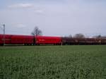 Ein Teleskopdach- und Schiebeplanenwagen am 28.03.14 bei Frankfurt Mainkur