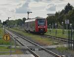 Aus Richtung Worms kommt der 623 002 als RB 62 auf der Nibelungenbahn gen Bensheim fahrend in Lorsch an.