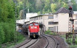 DB Cargo 294 704 // Neidenfels // 27. April 2018
Die Lok hat die Haken von der Papierfabrik Glatz nach Neustadt (Weinstraße) Gbf am Haken.