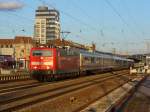 181 218-9 zieht den IC 2054 Frankfurt (Main) - Saarbrcken am 26.10.2011 aus Kaiserslautern