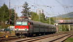 1142 704 der Centralbahn steht in Wittlich-Hbf mit einem Sonderzug. Aufgenommen vom Bahnsteig 2 in Wittlich-Hbf. 
Bei schönem Sommerwetter am Nachmittag vom 6.5.2016.